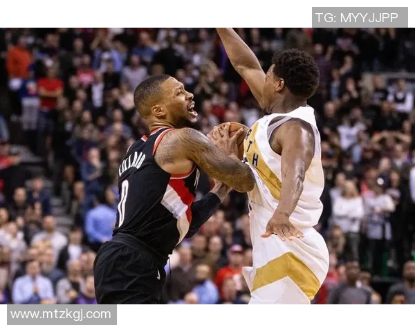 卡里鲁与慕拉激战正酣比分悬念引发球迷热议 卡里鲁与慕拉激战正酣比分悬念引发球迷热议