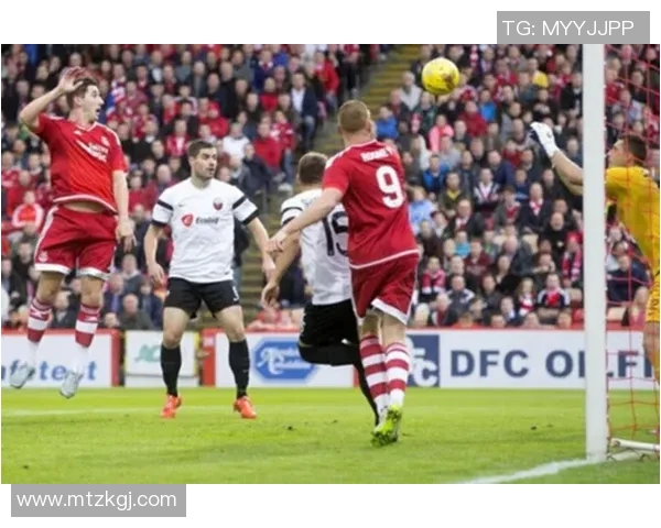 新圣徒与里耶卡激战正酣谁能在这场对决中笑到最后